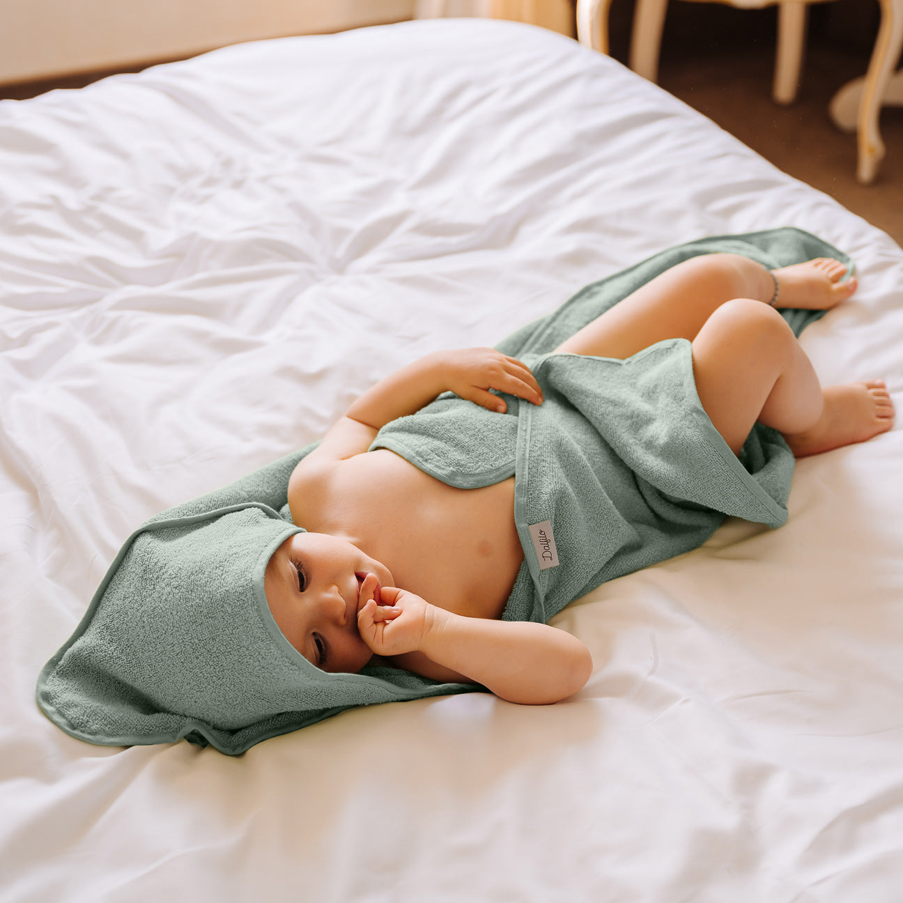 Kapuzen-Badetuch
- Einheitsgröße (0-2 Jahre)- Salbeigrün- Klassische Baumwolle - Dalfilo