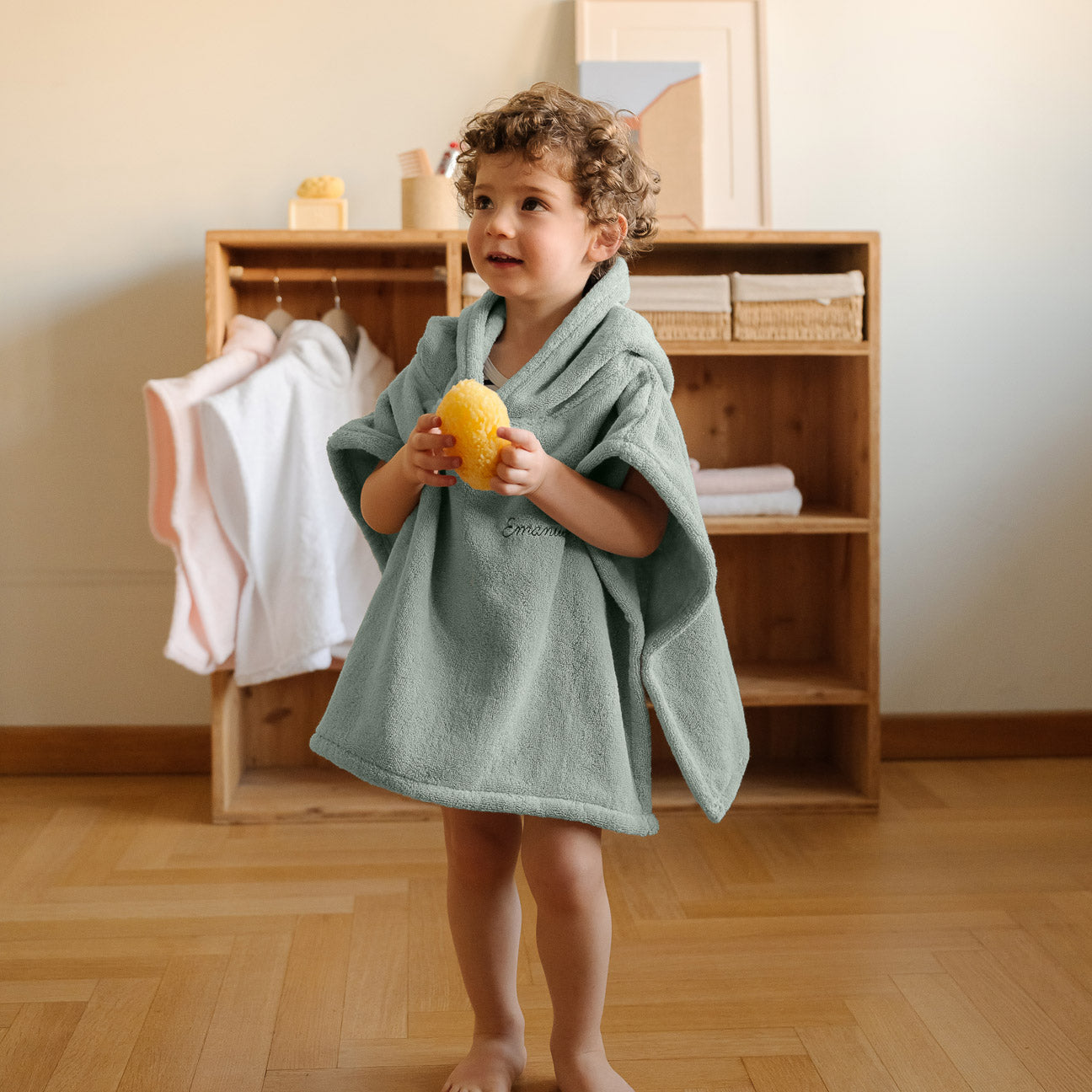 Badeponcho
- Einheitsgröße (2-4 Jahre)- Salbeigrün- Klassische Baumwolle - Dalfilo
