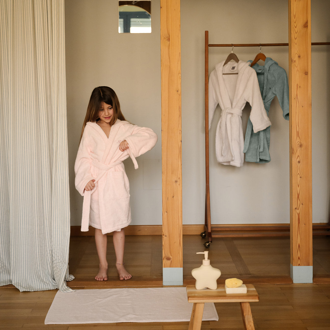 Badeponcho
- Einheitsgröße (2-4 Jahre)- Rosa- Klassische Baumwolle - Dalfilo