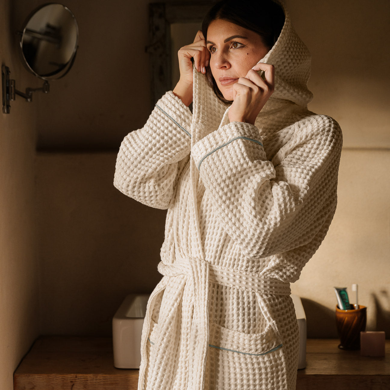 Waffle piqué bathrobe with hood
- S- White- Waffle piqué cotton - Dalfilo