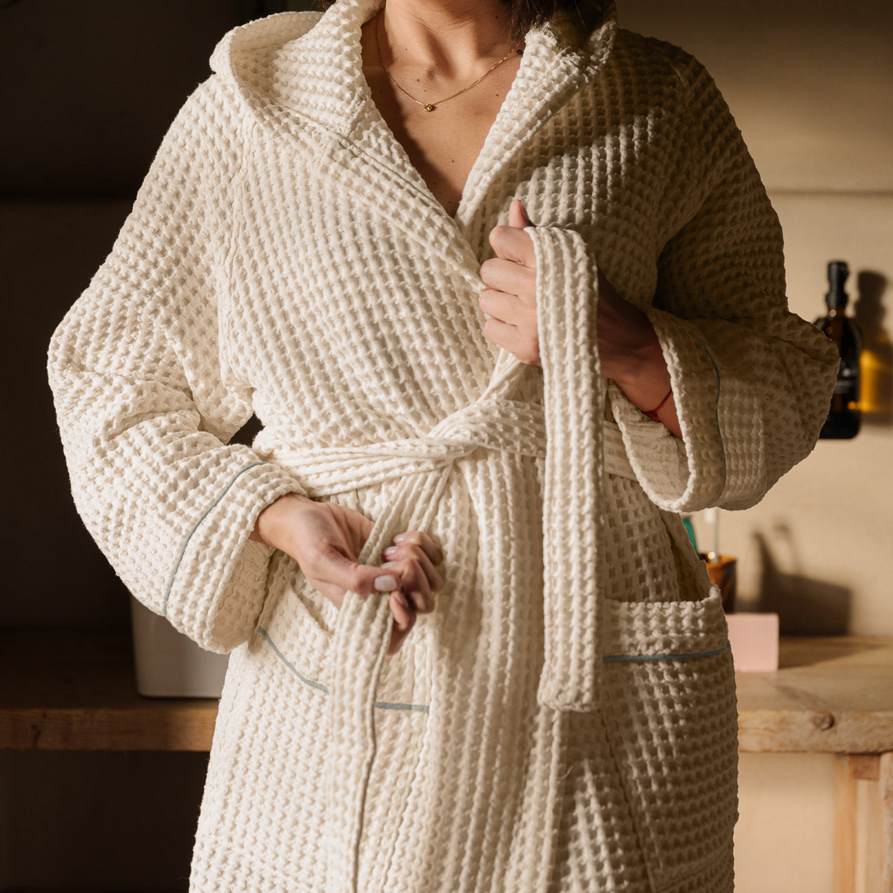 Waffle piqué bathrobe with hood
- S- White- Waffle piqué cotton - Dalfilo