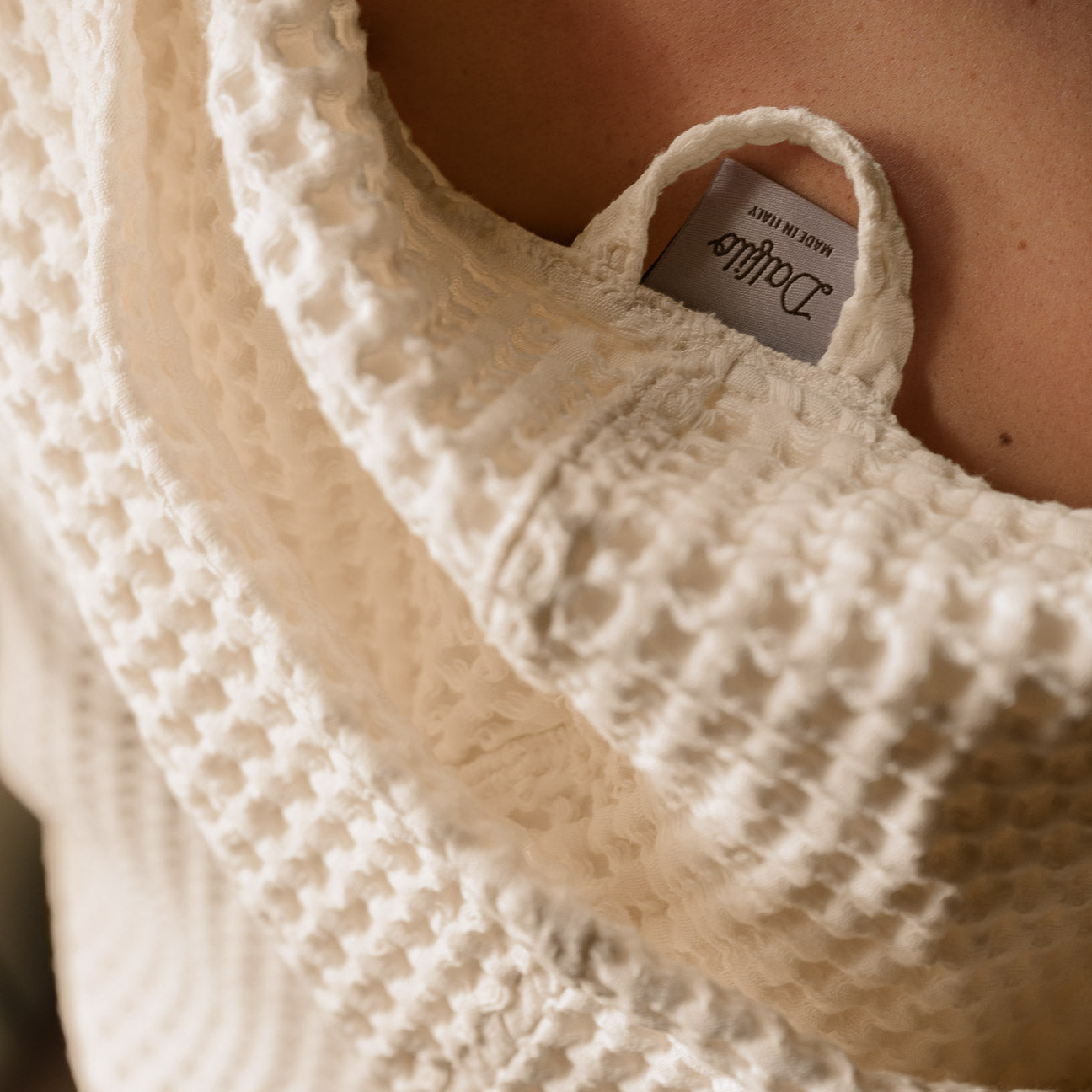 Waffle piqué bathrobe with hood
- S- White- Waffle piqué cotton - Dalfilo