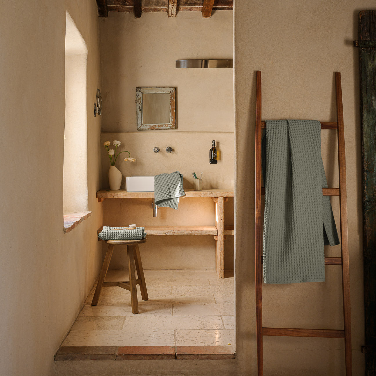 Waffle piqué shower towel
- 100x150 cm- White- Waffle piqué cotton - Dalfilo