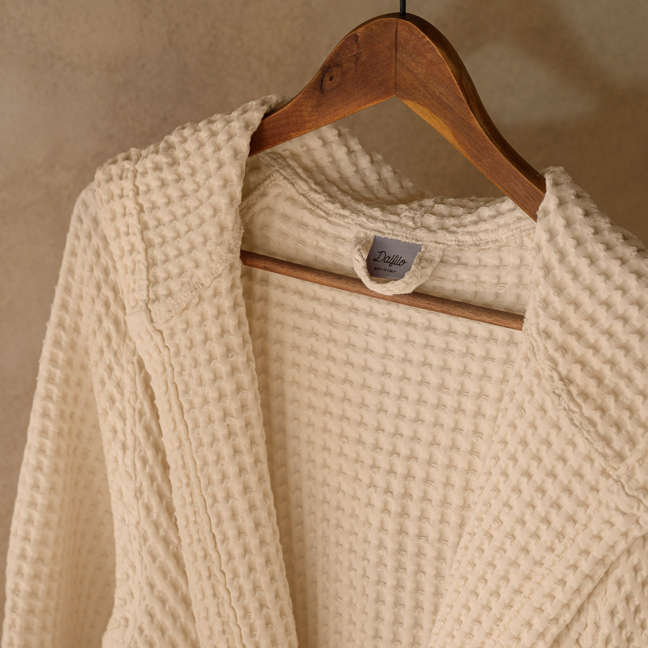 Waffle piqué bathrobe with hood
- S- White- Waffle piqué cotton - Dalfilo