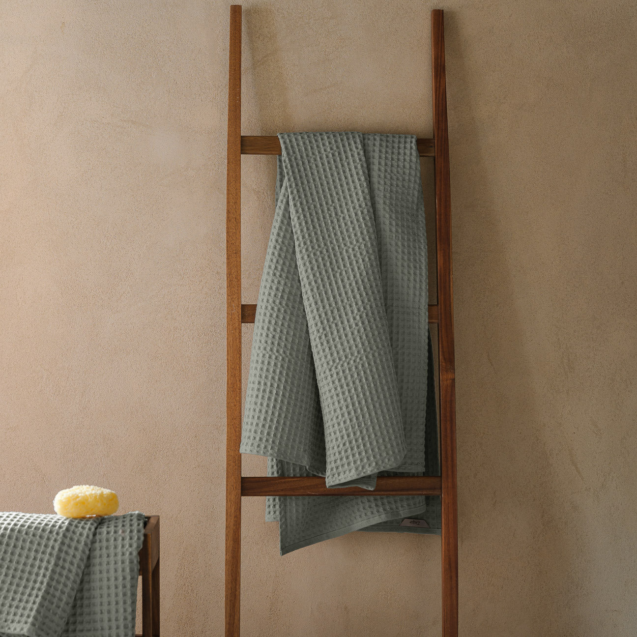 Waffle piqué shower towel
- 100x150 cm- White- Waffle piqué cotton - Dalfilo