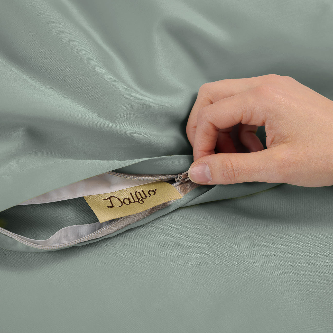 Cotton duvet cover
- 160x210cm- Salbeigrün- Percale - Dalfilo