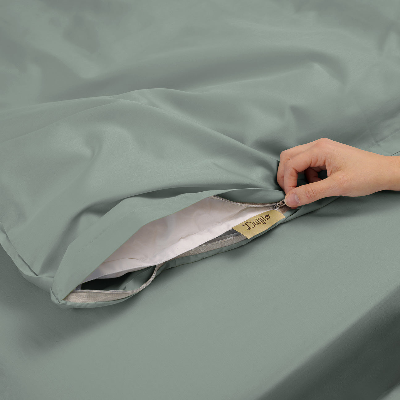 Cotton duvet cover
- 160x210cm- Salbeigrün- Percale - Dalfilo