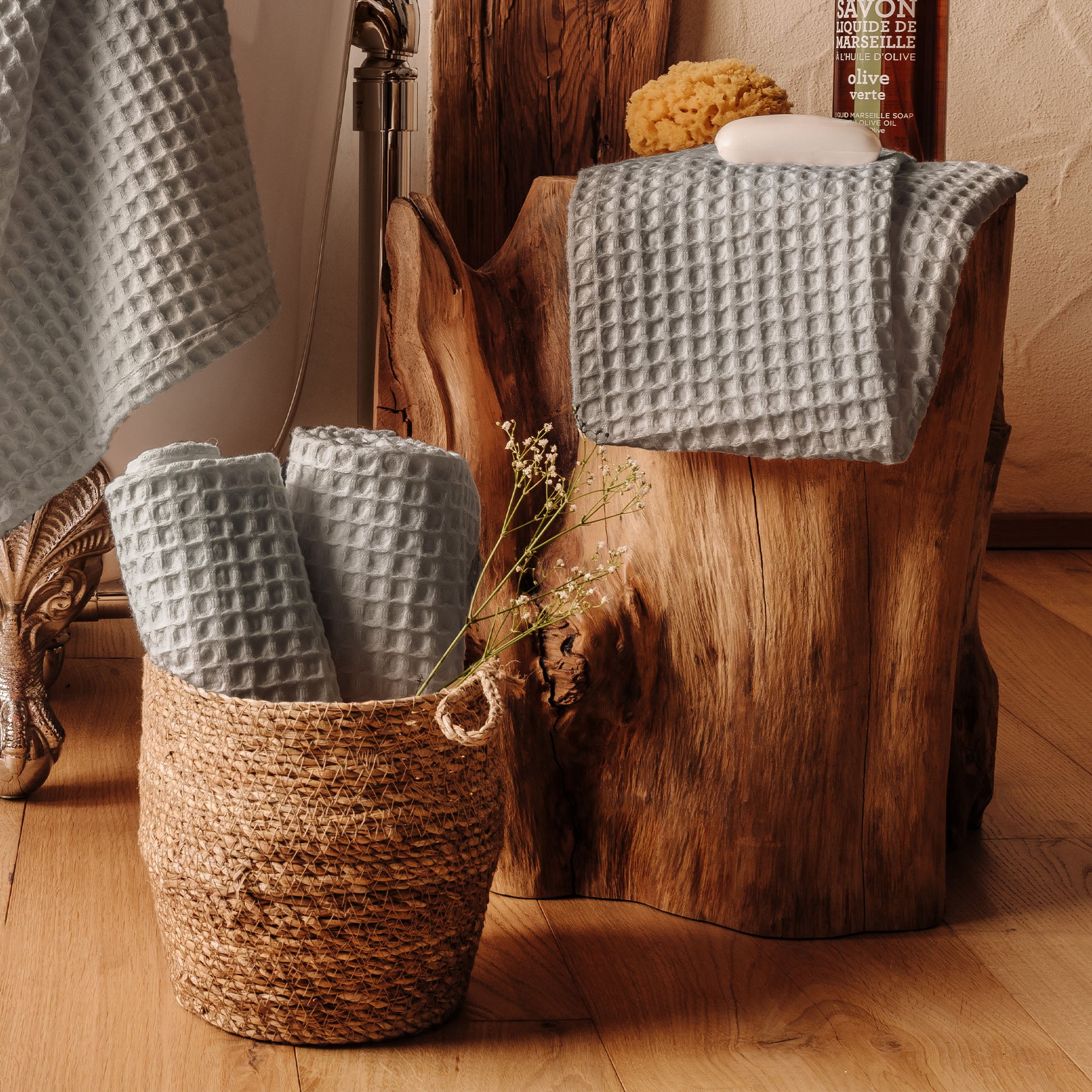 Towel set waffle piqué
- One size fits all- Pearl grey- Waffle piqué cotton - Dalfilo