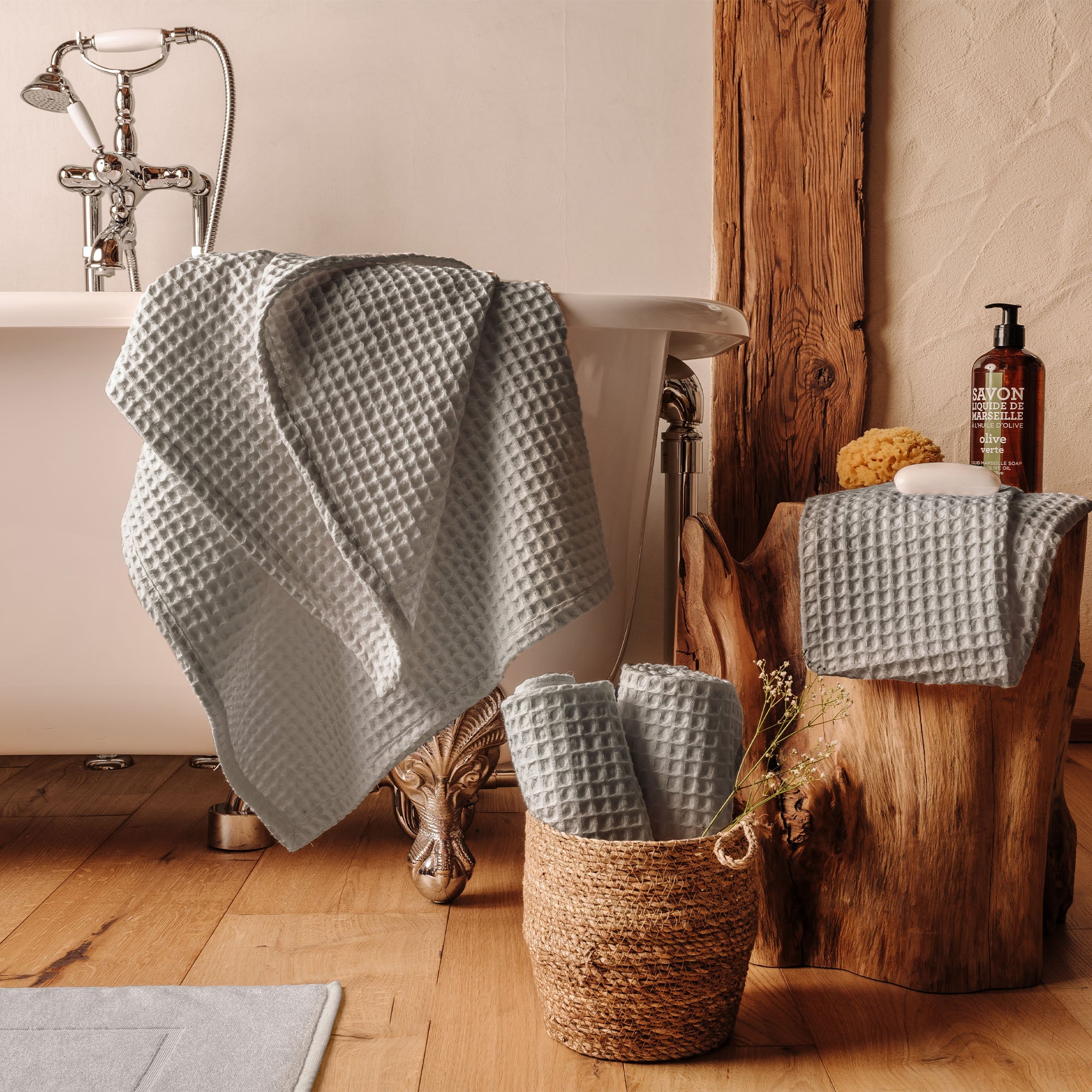 Duschtuch Waffelpiqué
- 100x150 cm- Perlgrau- Waffelpiqué Baumwolle - Dalfilo